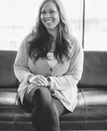 Lauren Collins Headshot
